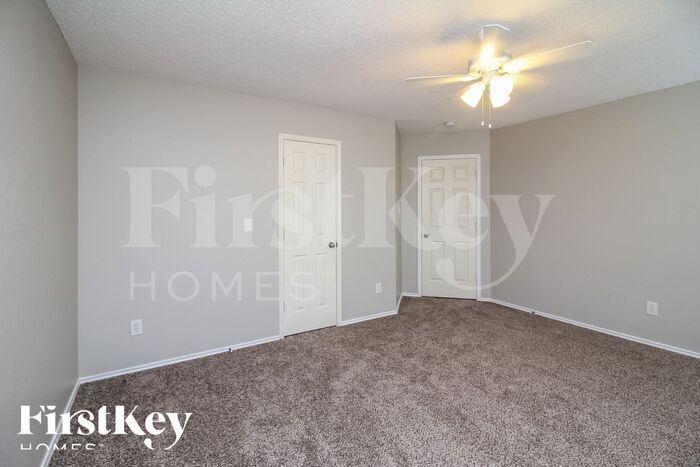 Building Photo - 9001 Prairie Bluff Dr