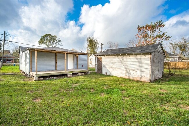 Building Photo - 4611 White Rock St