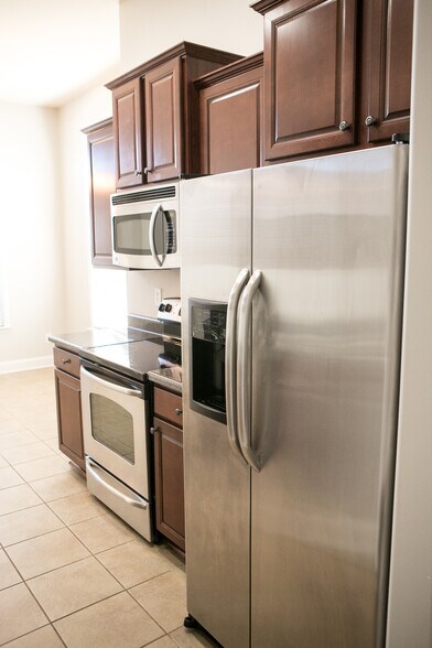 Building Photo - 307 Dovington Dr