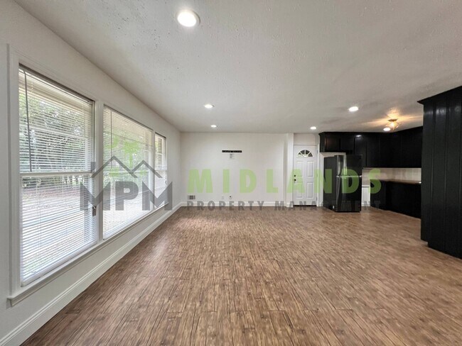 Building Photo - 1545 S Beltline Blvd