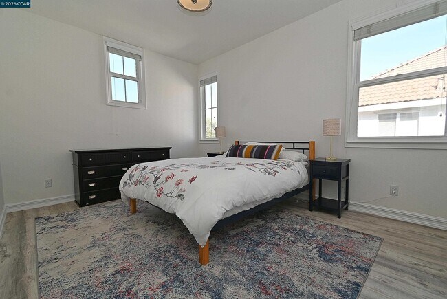 Building Photo - 829 Deer Spring Cir