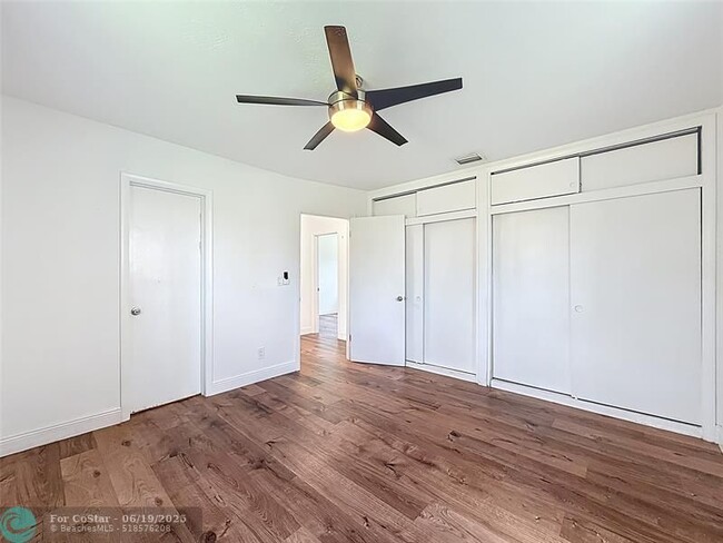 Building Photo - 50 NE 56th Ct