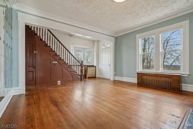 Building Photo - 216 William St