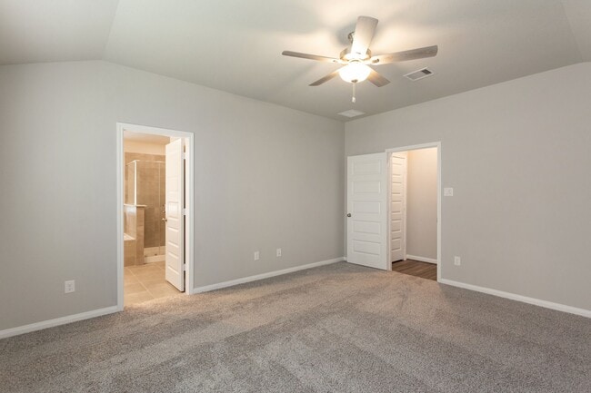 Building Photo - 6915 Lebec Dr