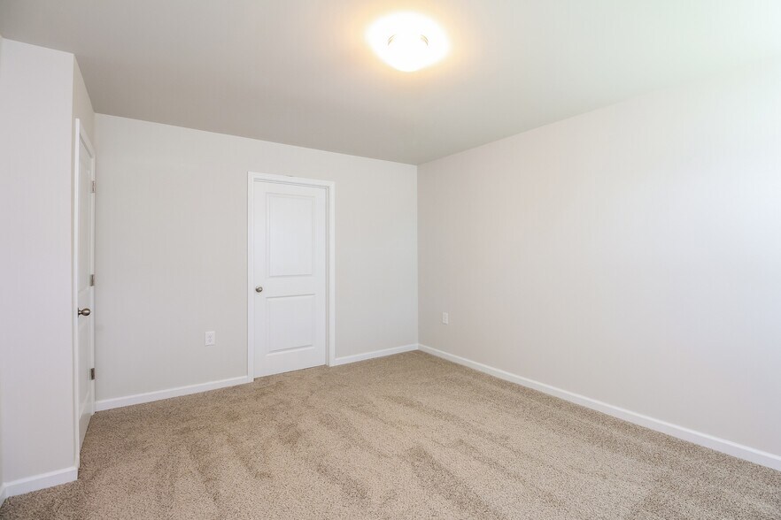 Building Photo - 2918 Ember Brooke Ct