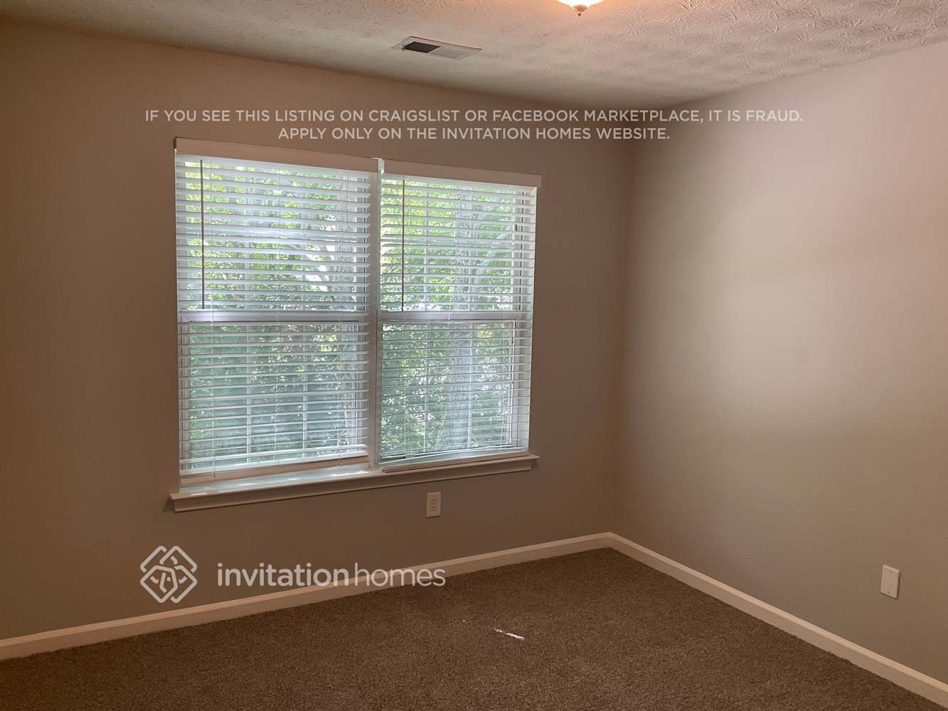 Building Photo - 28 Whitlock Square SW