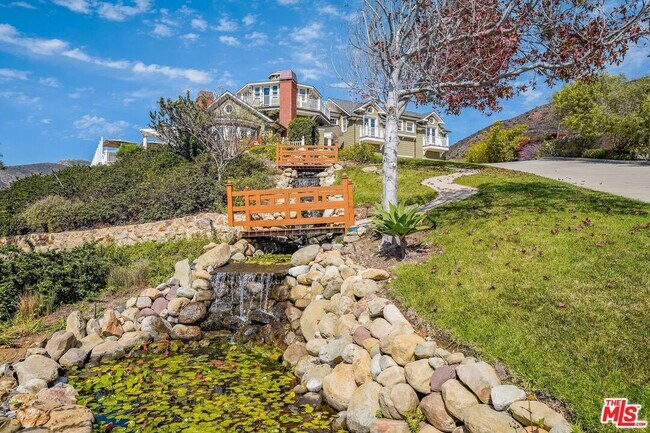 Building Photo - 6277 Sea Star Dr