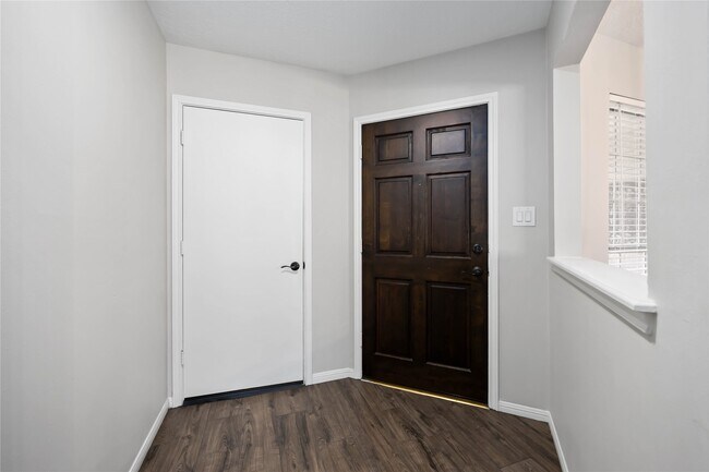 Building Photo - 5418 Roserock Ln