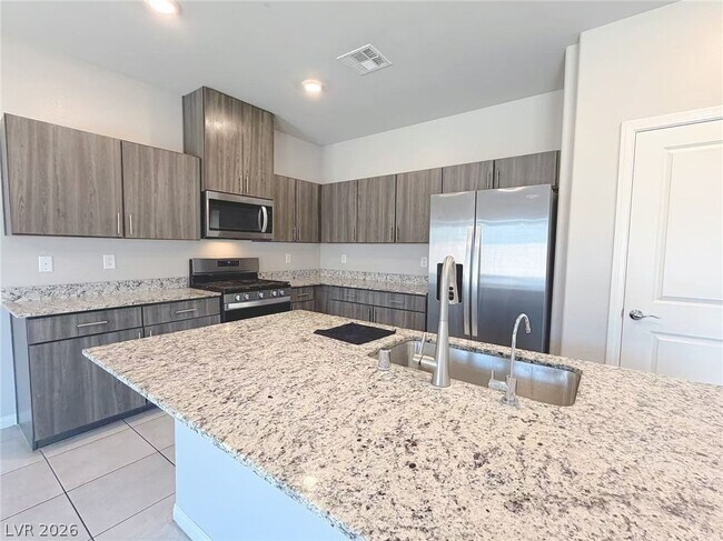 Building Photo - 7534 W Diablo Dr