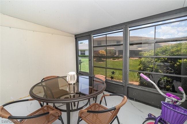 Building Photo - 146 Clyburn Way W