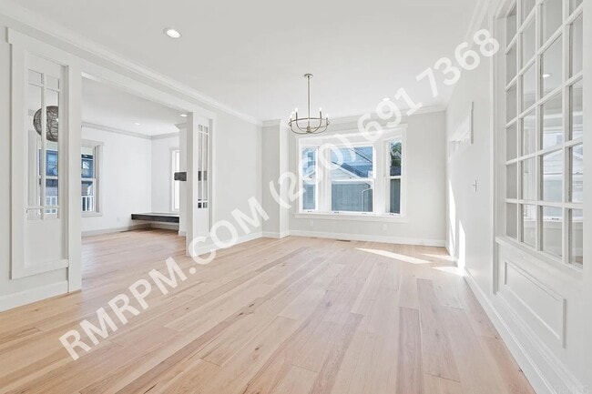 Building Photo - 1118 Rockhill St