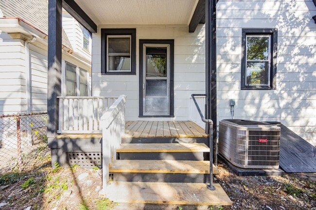 Building Photo - Two Bedroom Available Now and for 26-27 Year!