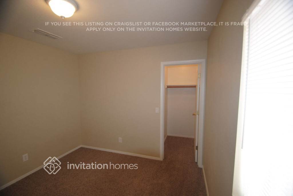 Building Photo - 11243 W Devonshire Ave