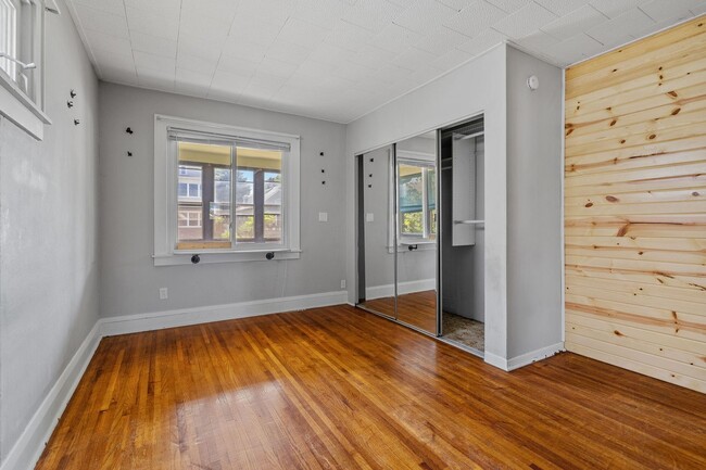 Building Photo - Your Timeless Haven in St. Paul for $2,599/month! $250 OFF 1st MONTH!