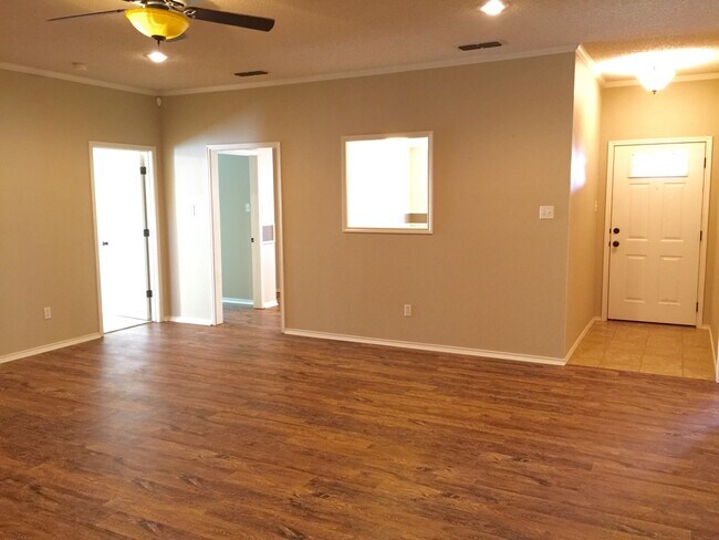 Building Photo - 3 Bed/ 2 Bath in Frenship LISD !