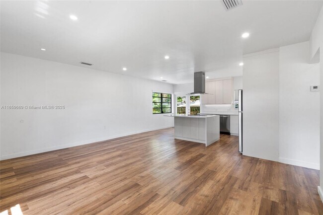 Building Photo - 301 SW 51st Ave