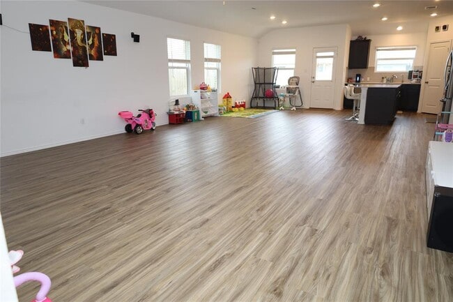 Building Photo - 202 Coventry Dr