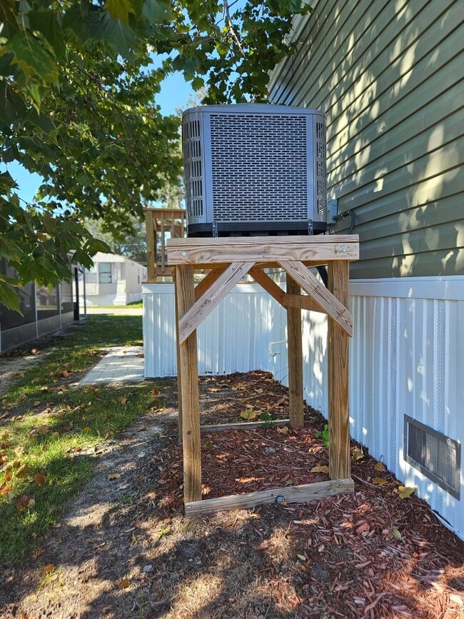 Building Photo - 14236 Max Hooks Rd