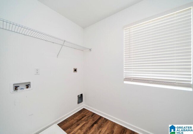 Building Photo - 211 Driftwood Ln