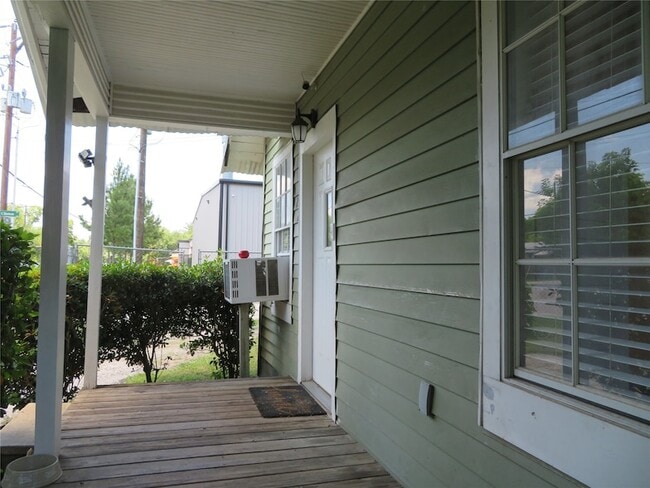 Building Photo - 422 Mill Ave