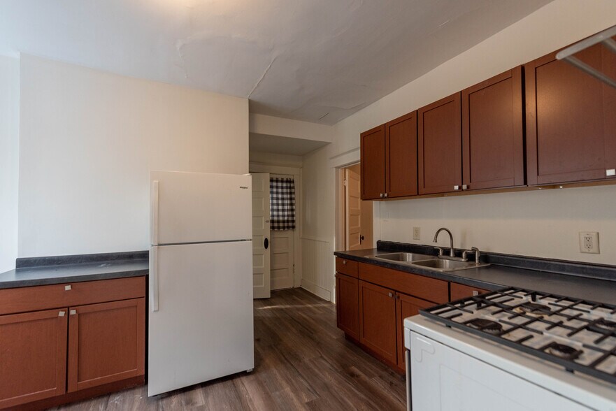 Building Photo - 227 N Humboldt Ave N