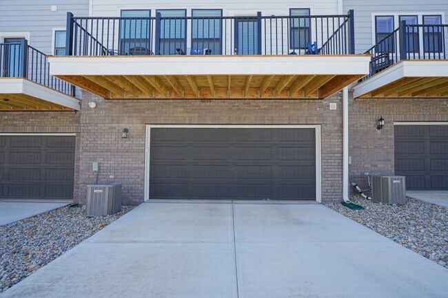 Building Photo - 9728 Junction Sta