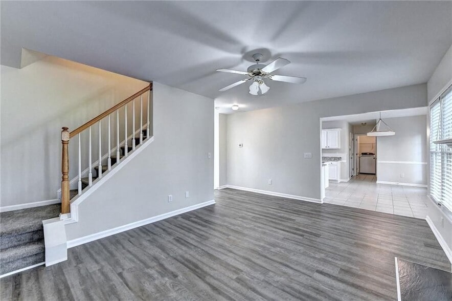 Building Photo - 3460 Maple Terrace Dr