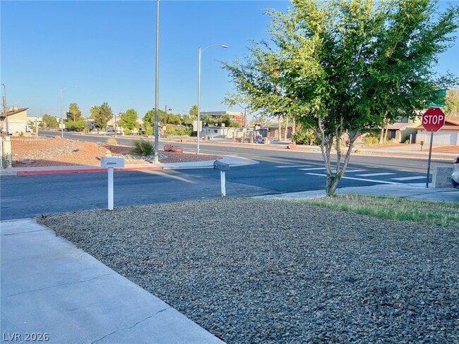 Building Photo - 428 S Beaumont St