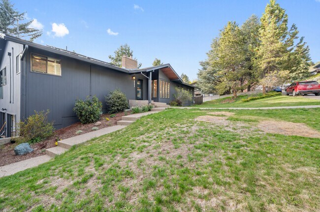 Building Photo - 2020 Fairmount St