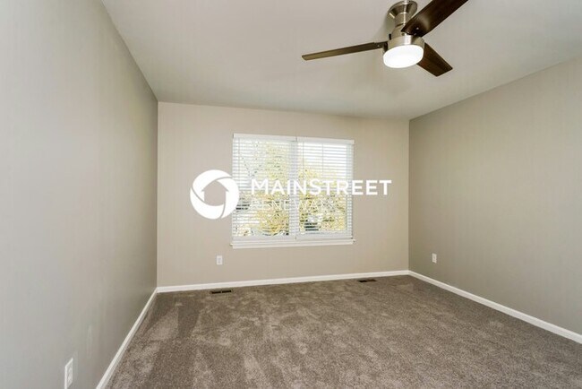 Building Photo - 3 Bedroom Pet-Friendly Home in Jeffersonville, IN with Main Street Renewal