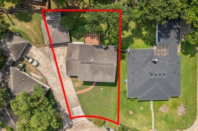 Building Photo - 9611 Hearthwood Dr