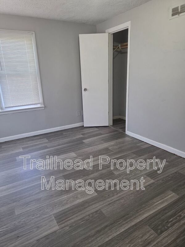 Building Photo - 5911 Cypress Pl