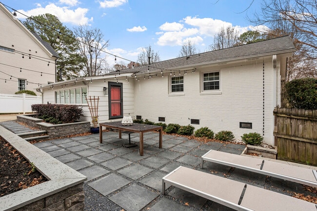 Building Photo - 301 Latimer Rd