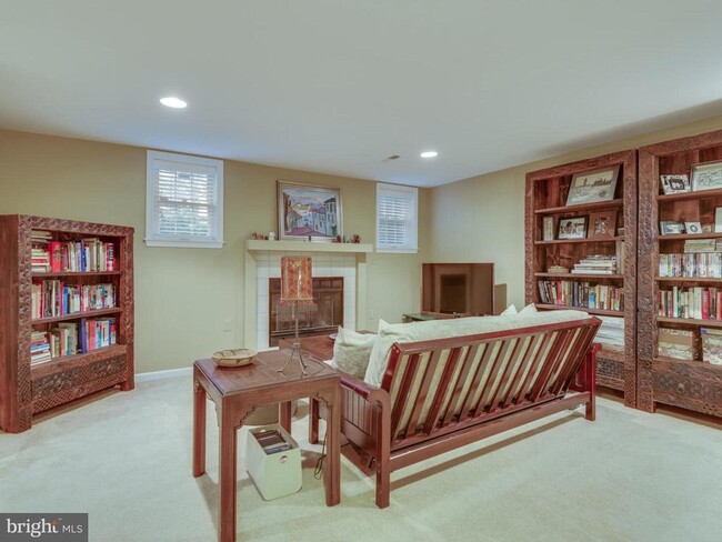 Building Photo - 11300 Fairwind Way