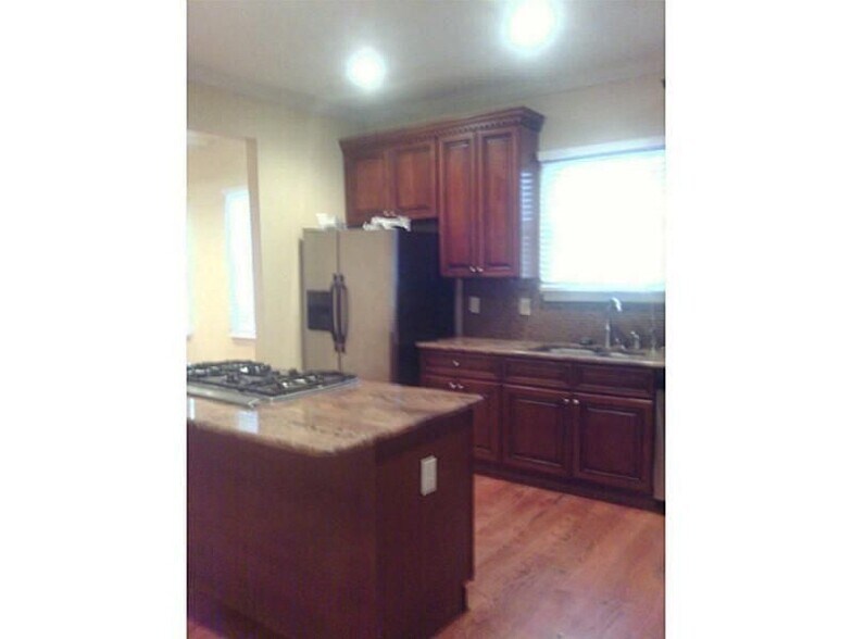 Building Photo - 3296 Myrtle St