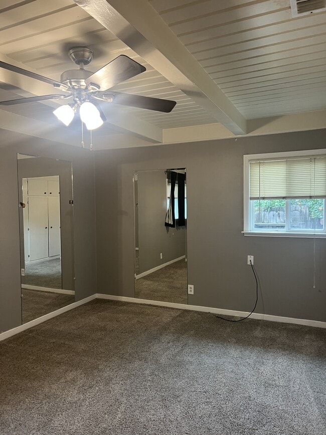 Building Photo - 2217 Madera Rd