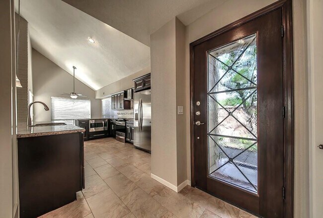 Building Photo - 2303 Cherry Bend Dr