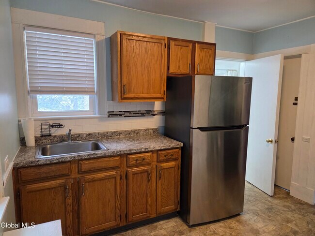 Building Photo - 1594 Union St