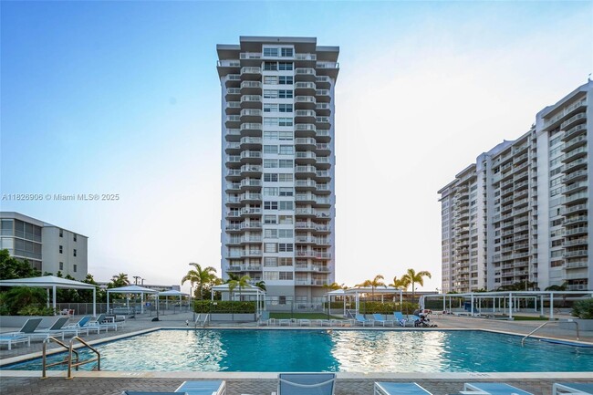Building Photo - 18081 Biscayne Blvd