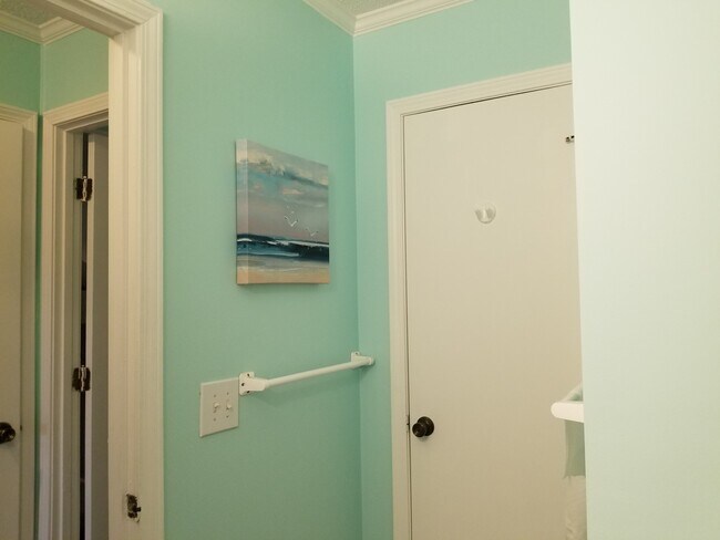 Building Photo - 40 Folly Field Rd