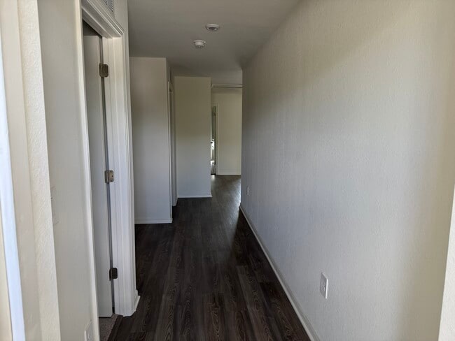 Building Photo - 27101 N Twin Lakes Dr