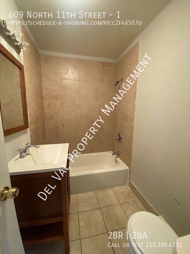 Building Photo - 609 N 11th St