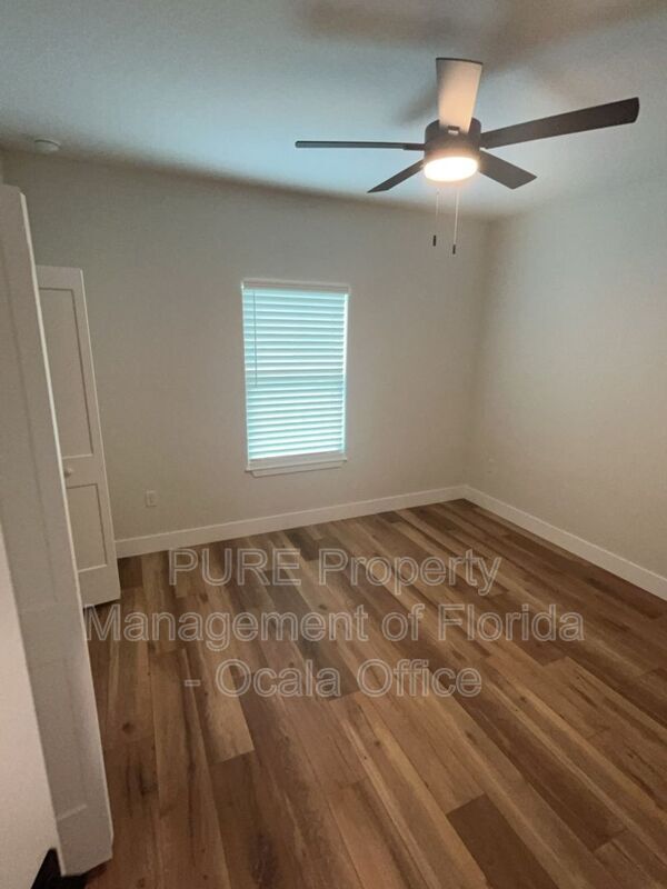 Building Photo - 2635 NE 37th Place Rd