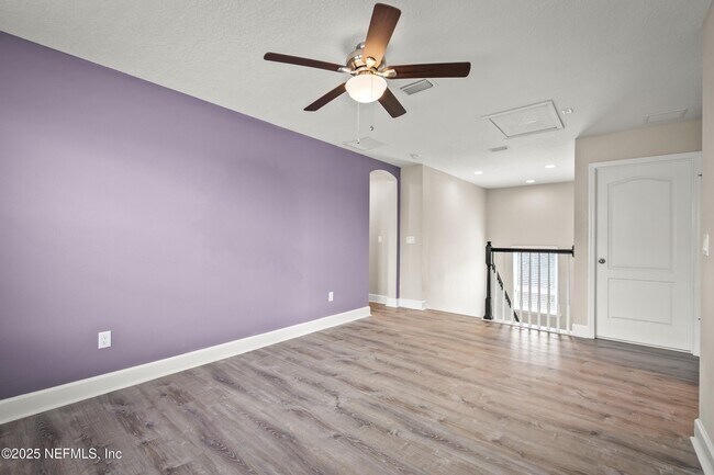 Building Photo - 99 Pondside Ln