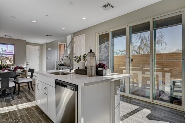 Building Photo - 918 Cottonwood Hl Pl