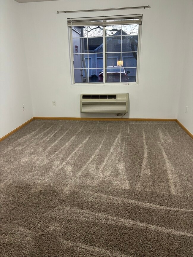 Building Photo - 122 Bertram Dr