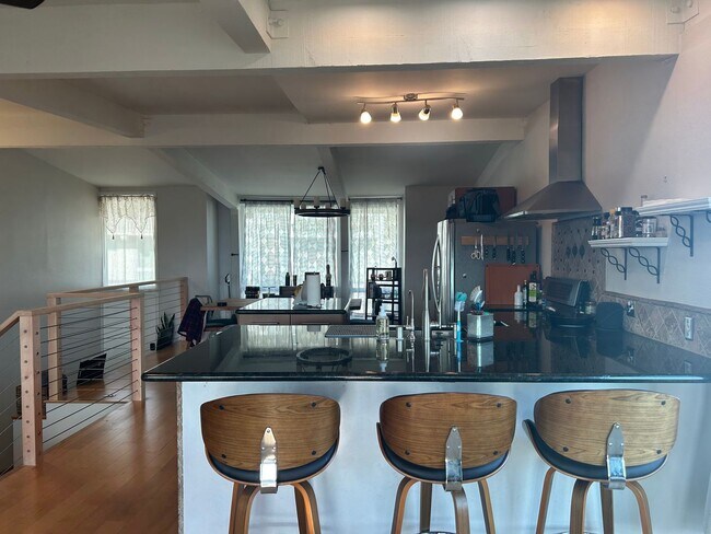 Building Photo - Luxurious Carlsbad Townhome with Ocean Views