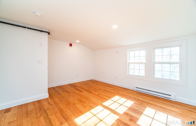 Building Photo - 1154 Poquonnock Rd