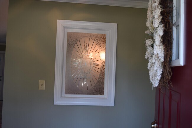 Building Photo - 310 La Salle Ave