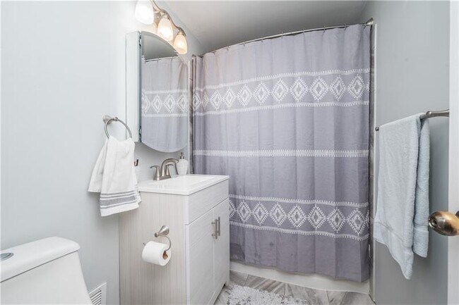 Building Photo - 4915 Brownsville Rd